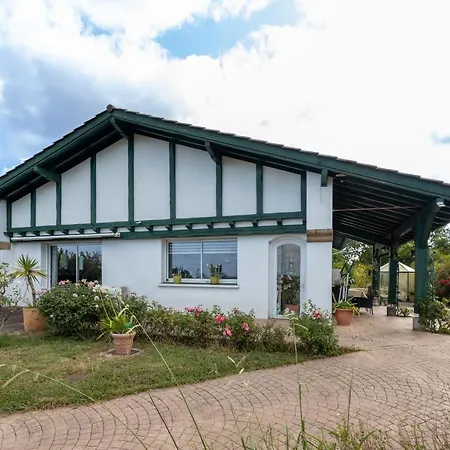 Belle Maison Basque A
